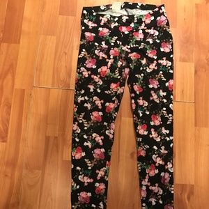 Decree Rose Printed Leggings